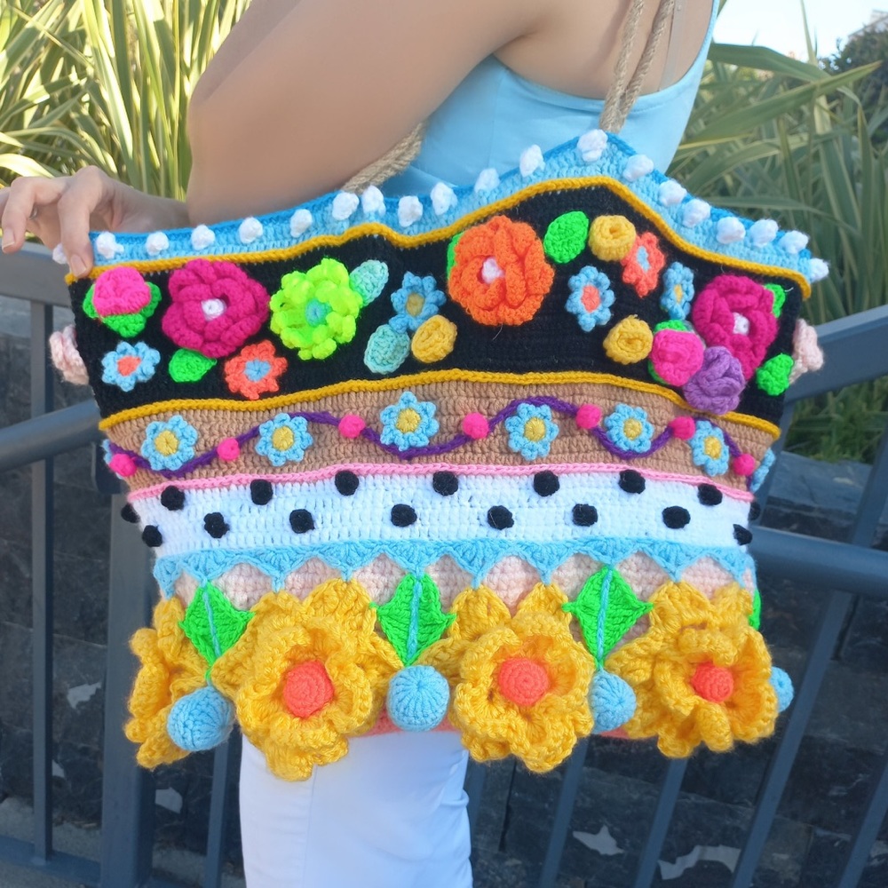 NEW UNIQUE HANDMADE CROCHET FLOWER COLORFUL SUMMER POK A DOT YELLOW PINK  BAG